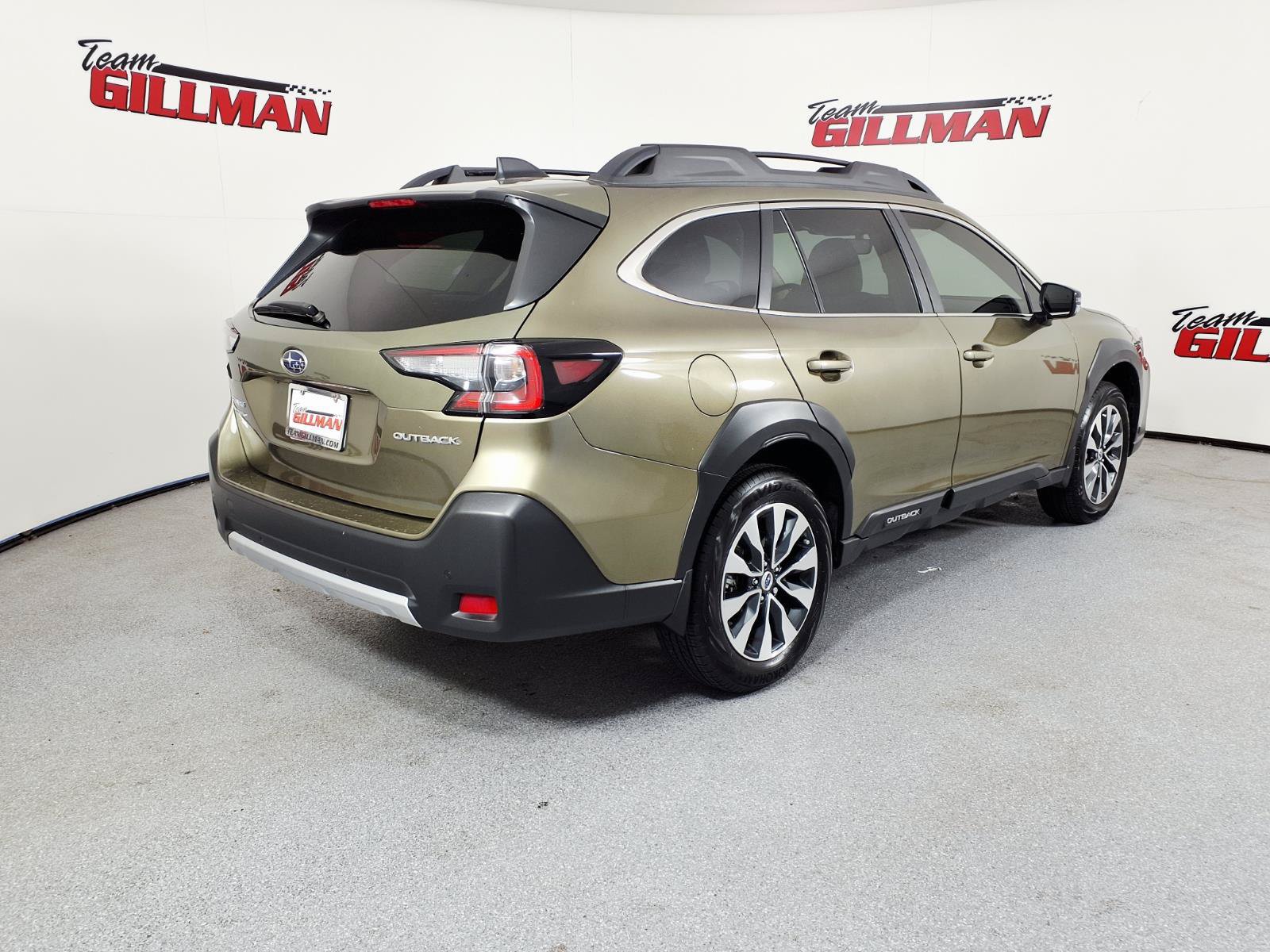 Used 2025 Subaru Outback Limited AWD/4WD image 4