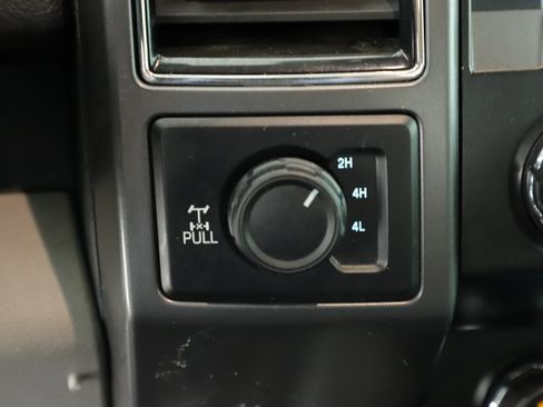 Used 2020 Ford F150 XLT w/ Equipment Group 302A Luxury AWD/4WD image 13