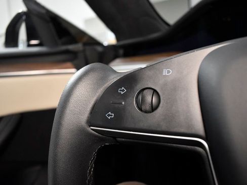 Used 2023 Tesla Model S image 29