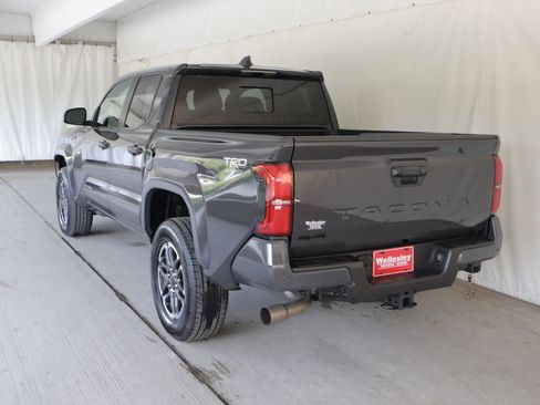 Used 2024 Toyota Tacoma TRD Sport w/ TRD Sport Upgrade Package AWD/4WD image 22
