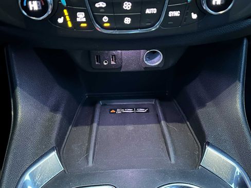 Used 2023 Chevrolet Traverse LT w/ LPO, Floor Liner Package image 30