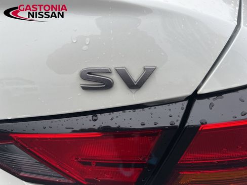 Used 2024 Nissan Altima 2.5 SV image 14