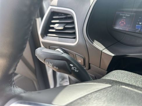 Used 2023 Ford Edge SEL image 21