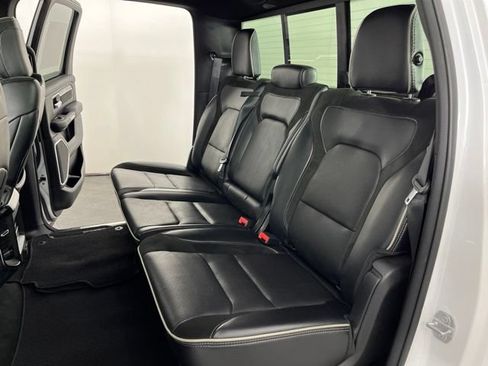 Used 2021 RAM 1500 Laramie AWD/4WD image 46