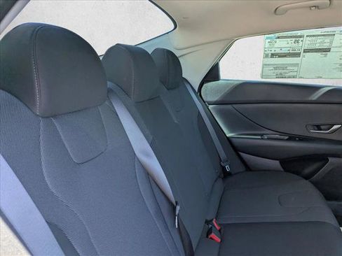 New 2026 Hyundai Elantra SE FWD image 19