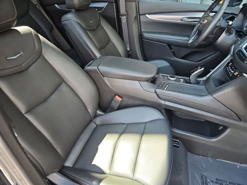 Used 2023 Cadillac XT6 Luxury AWD/4WD image 18
