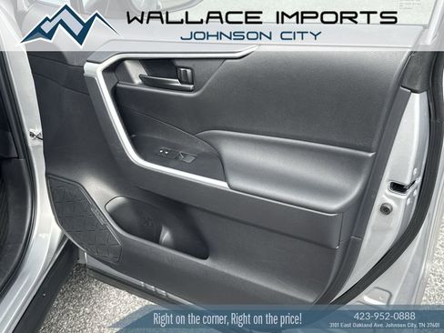 Used 2024 Toyota RAV4 LE AWD/4WD image 34