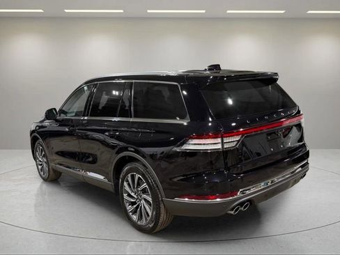 Certified 2025 Lincoln Aviator AWD image 15