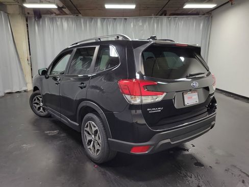 Used 2023 Subaru Forester Premium AWD/4WD image 6