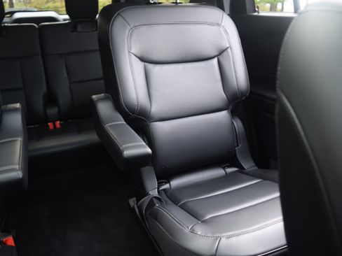 Used 2023 Ford Explorer XLT w/ Equipment Group 202A image 17