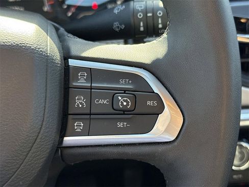 Used 2024 Jeep Compass Limited image 34