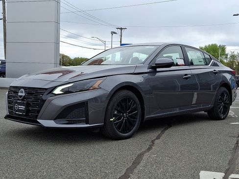 New 2026 Nissan Altima 2.5 SV w/ SV Special Edition Package AWD/4WD image 2