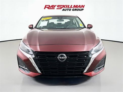 Used 2023 Nissan Altima 2.5 SV image 2