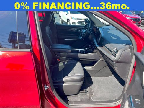 Certified 2025 Chevrolet Traverse LT image 17