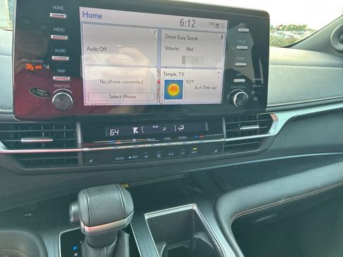Used 2022 Toyota Sienna XLE Woodland Edition AWD/4WD image 9
