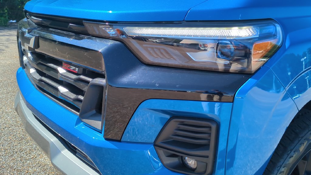 Used 2024 Chevrolet Colorado Z71 w/ LPO, Dark Essentials Package AWD/4WD image 9