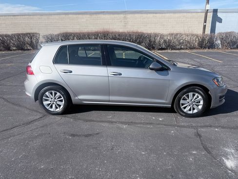 Used 2016 Volkswagen Golf S image 6