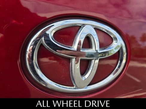 Used 2021 Toyota Highlander XLE image 11