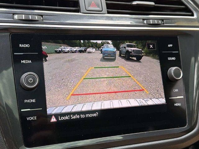 Used 2023 Volkswagen Tiguan SE w/ Panoramic Sunroof Package AWD/4WD image 21