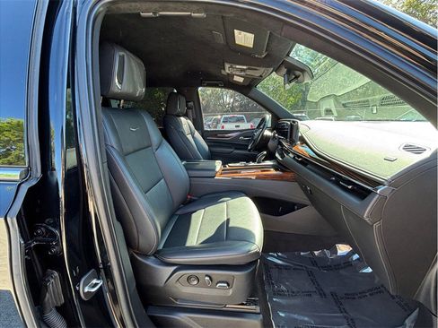 Used 2022 Cadillac Escalade ESV Luxury RWD image 49