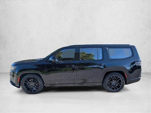 Used 2022 Jeep Grand Wagoneer Series II AWD/4WD image 9