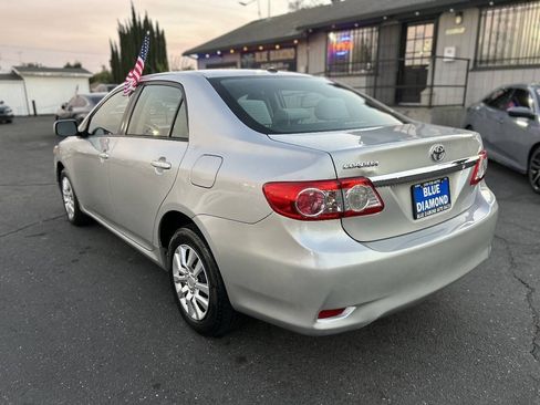 Used 2011 Toyota Corolla LE FWD image 4