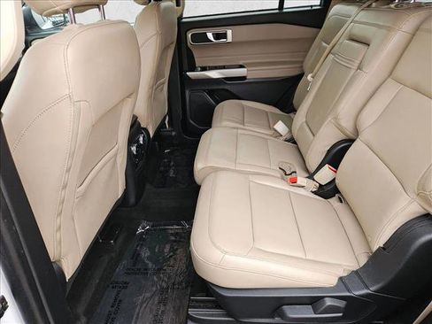 Used 2022 Ford Explorer XLT w/ Equipment Group 202A AWD/4WD image 24