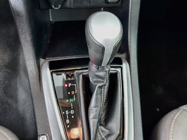 Used 2018 Toyota Corolla LE FWD image 17
