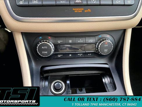 Used 2016 Mercedes-Benz GLA 250 4MATIC image 31