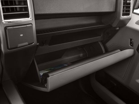 Used 2017 Ford F150 XLT w/ XTR Package image 17