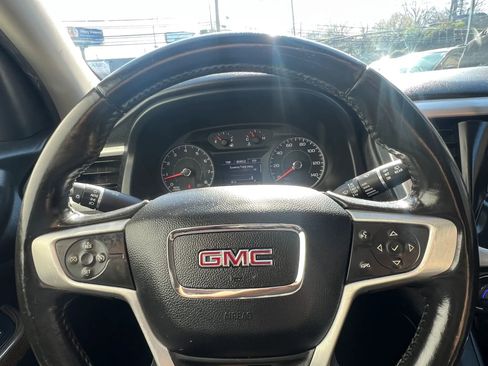 Used 2019 GMC Acadia SLE image 19