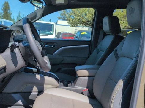 Used 2025 Chevrolet Colorado ZR2 w/ ZR2 Bison Edition image 13