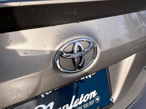 Used 2014 Toyota Corolla LE image 8