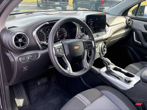 Used 2025 Chevrolet Blazer LT image 13