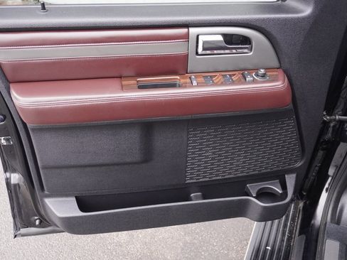 Used 2016 Ford Expedition Platinum image 10