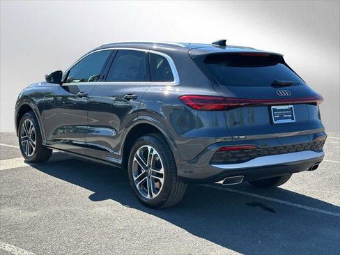 New 2025 Audi Q5 Premium image 3