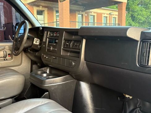 Used 2013 Chevrolet Express 1500 w/ Power Package image 15