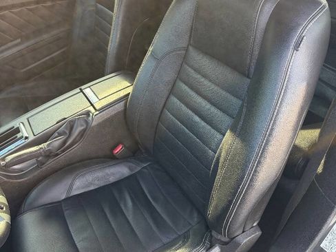 Used 2010 Ford Mustang Premium image 6