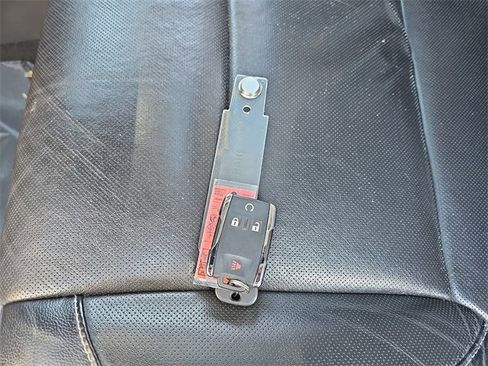 Used 2017 Chevrolet Silverado 2500 High Country image 36