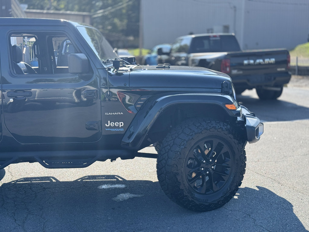 Used 2021 Jeep Wrangler Unlimited Sahara w/ Cold Weather Group AWD/4WD image 12