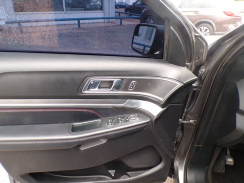 Used 2018 Ford Explorer Sport AWD/4WD image 13