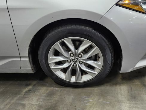 Used 2022 Toyota Avalon XLE image 10