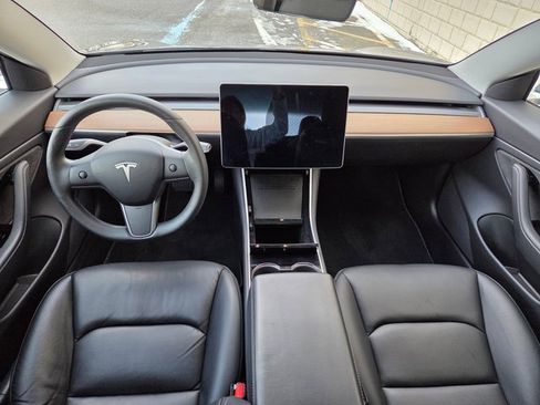 Used 2020 Tesla Model 3 Long Range image 2