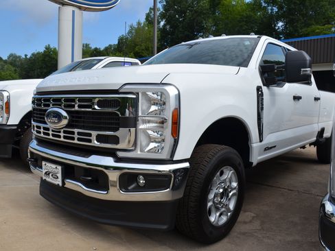 New 2026 Ford F250 XLT w/ Snow Plow Prep Package AWD/4WD image 3