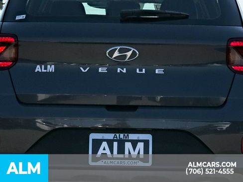 Certified 2024 Hyundai Venue Limited FWD image 6