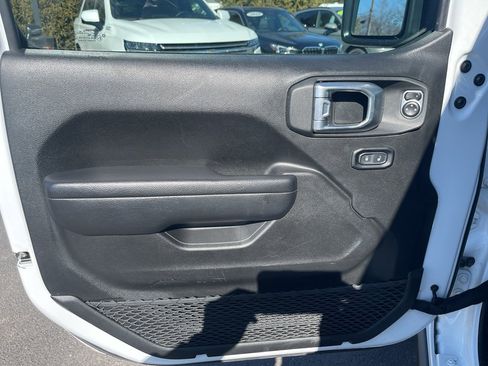 Used 2025 Jeep Wrangler Unlimited Rubicon image 18