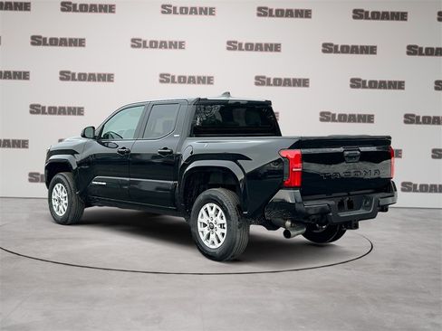 Used 2025 Toyota Tacoma SR5 image 3