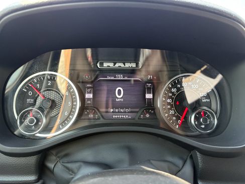 Used 2024 RAM 1500 Laramie AWD/4WD image 18