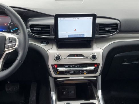 Used 2023 Ford Explorer XLT w/ Equipment Group 202A image 30