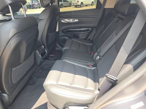 Used 2023 Genesis GV70 2.5T AWD/4WD image 10